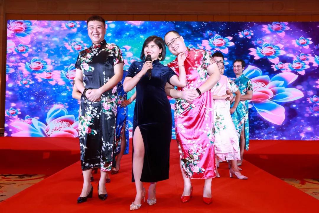 熱烈慶祝“變革創(chuàng)新 揚帆未來”北京中成康富2019年合伙人年會勝利召開 熱烈慶祝“變革創(chuàng)新 揚帆未來”北京中成康富2019年合伙人年會勝利召開